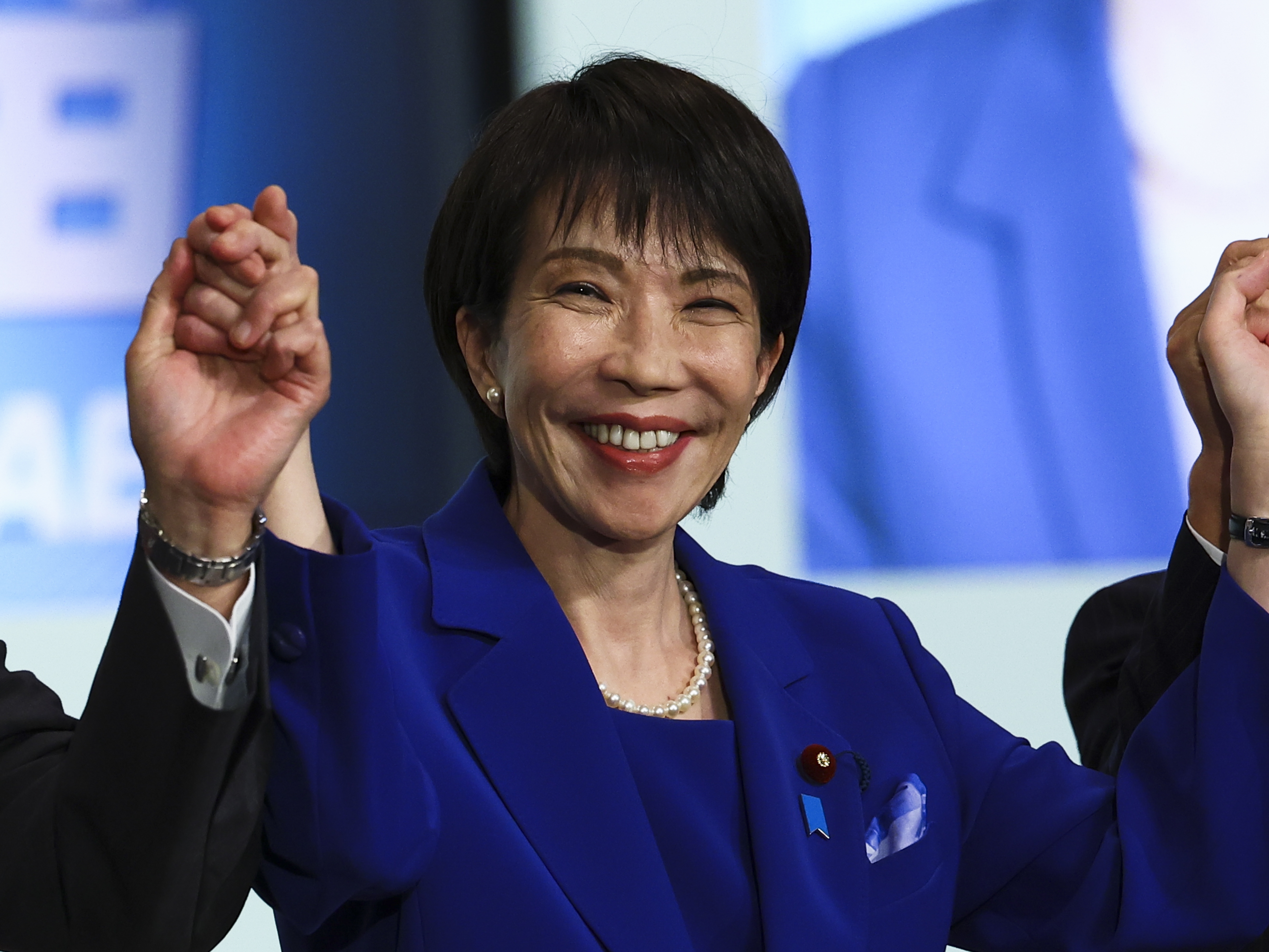 Porno qizlar uydan yolgiz ketishdi Porno gif toplamlari